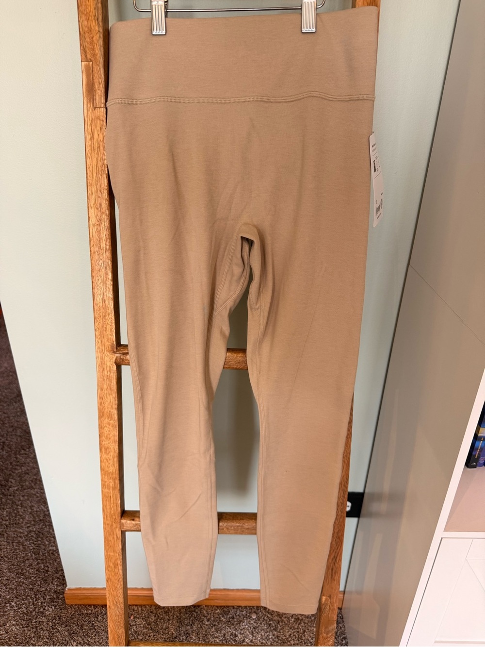 Athleta Intuition Tight Ultra High Rise Ecru Leggings Size Small NWT